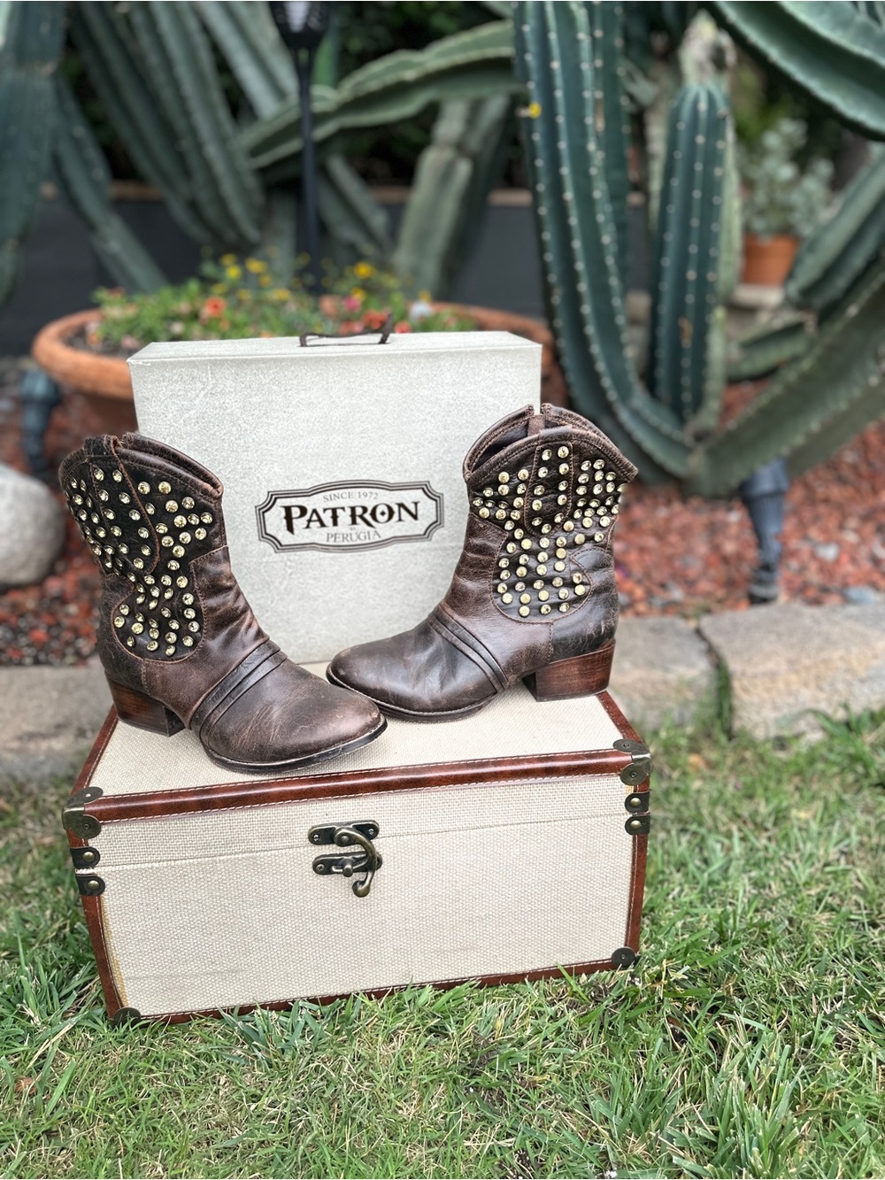 Patrón Studded Brown Leather Western Boots - Picture 2 of 15